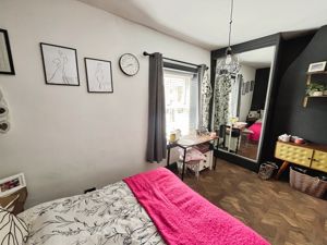 Bedroom- click for photo gallery